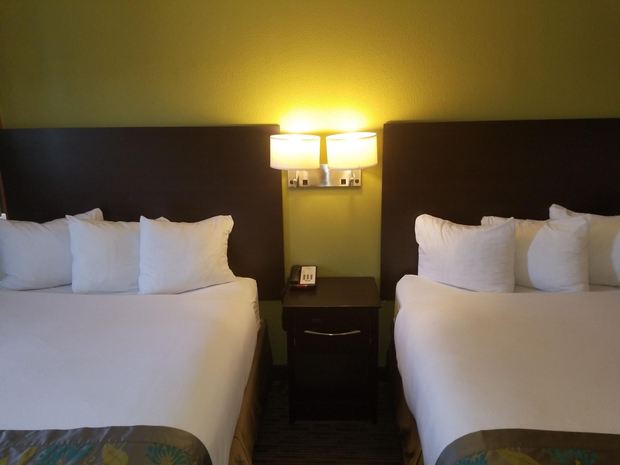 Baymont By Wyndham Wi Hotel 3*